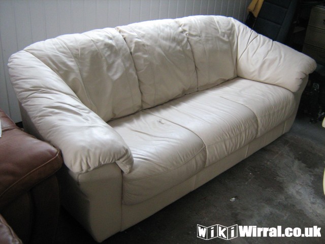 Attached picture sofa 002.jpg